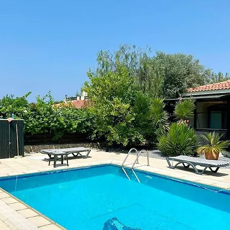 Cheerful And Cozy With Pool And Fireplace * Athalassa