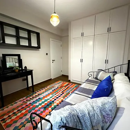 펜션 Cheerful And Cozy With Pool And Fireplace