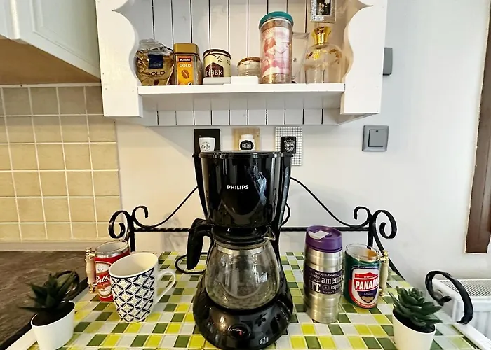 Cheerful And Cozy With Pool And Fireplace *