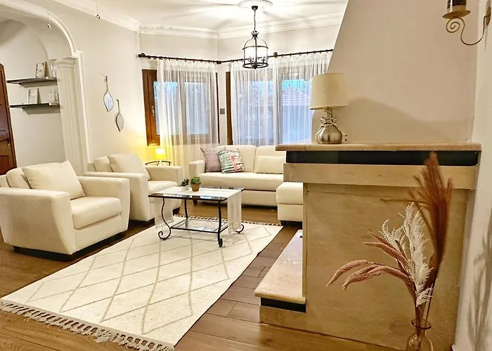 Cheerful And Cozy With Pool And Fireplace Athalassa