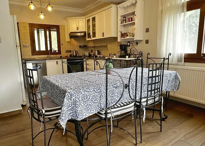 Cheerful And Cozy With Pool And Fireplace Prázdninový dům