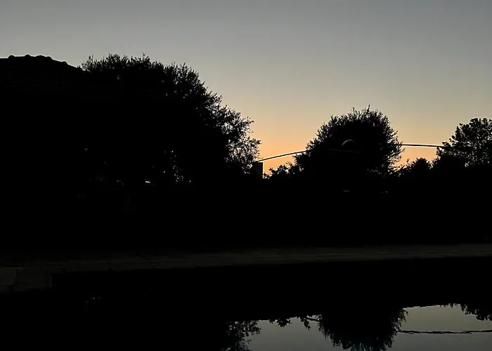 Prázdninový dům Cheerful And Cozy With Pool And Fireplace *